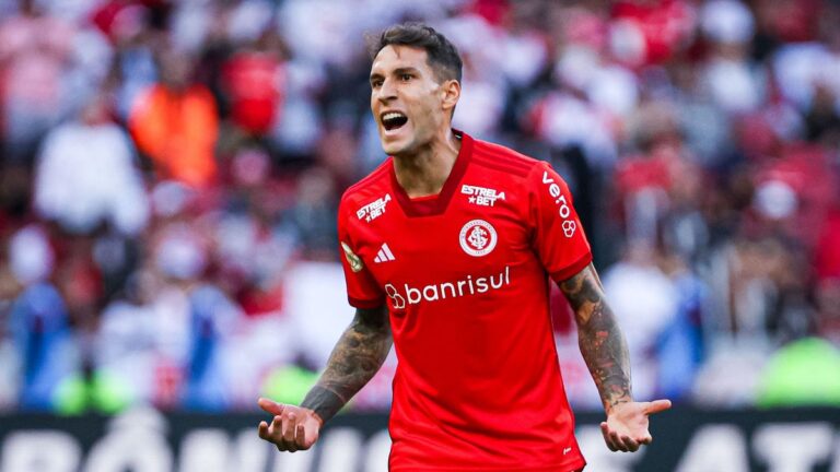 Hugo Mallo em ação pelo Internacional