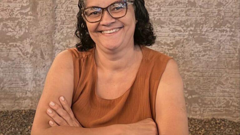 Lucinea de Lima Caldeira, contemplada com R$ 1 milhão na edição de junho do Pix do Milhão. Foto: divulgação/Pix do Milhão.